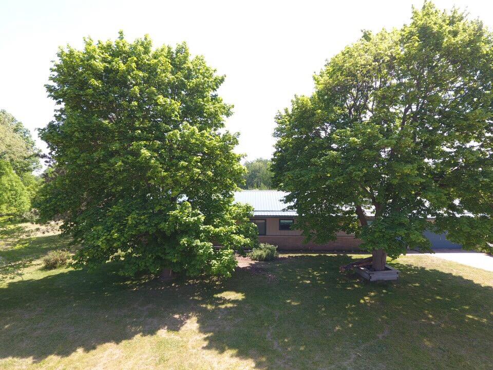 6890 Peoples Road Northeast Edmore, MI 48829 - Photo 4 of 47 IMG_0825