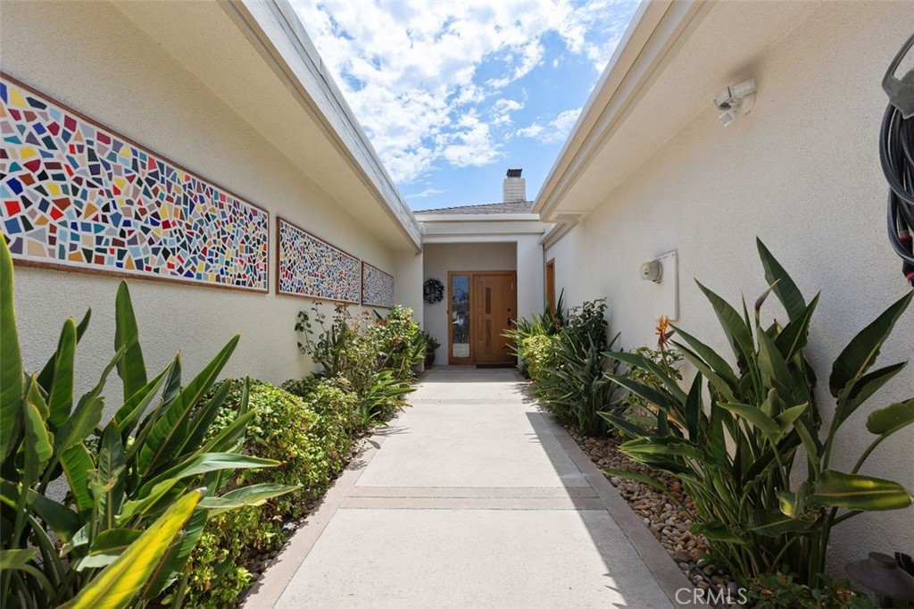 63 Seton Road Irvine, CA 92612 - Photo 2 of 50 Gallery Image 2
