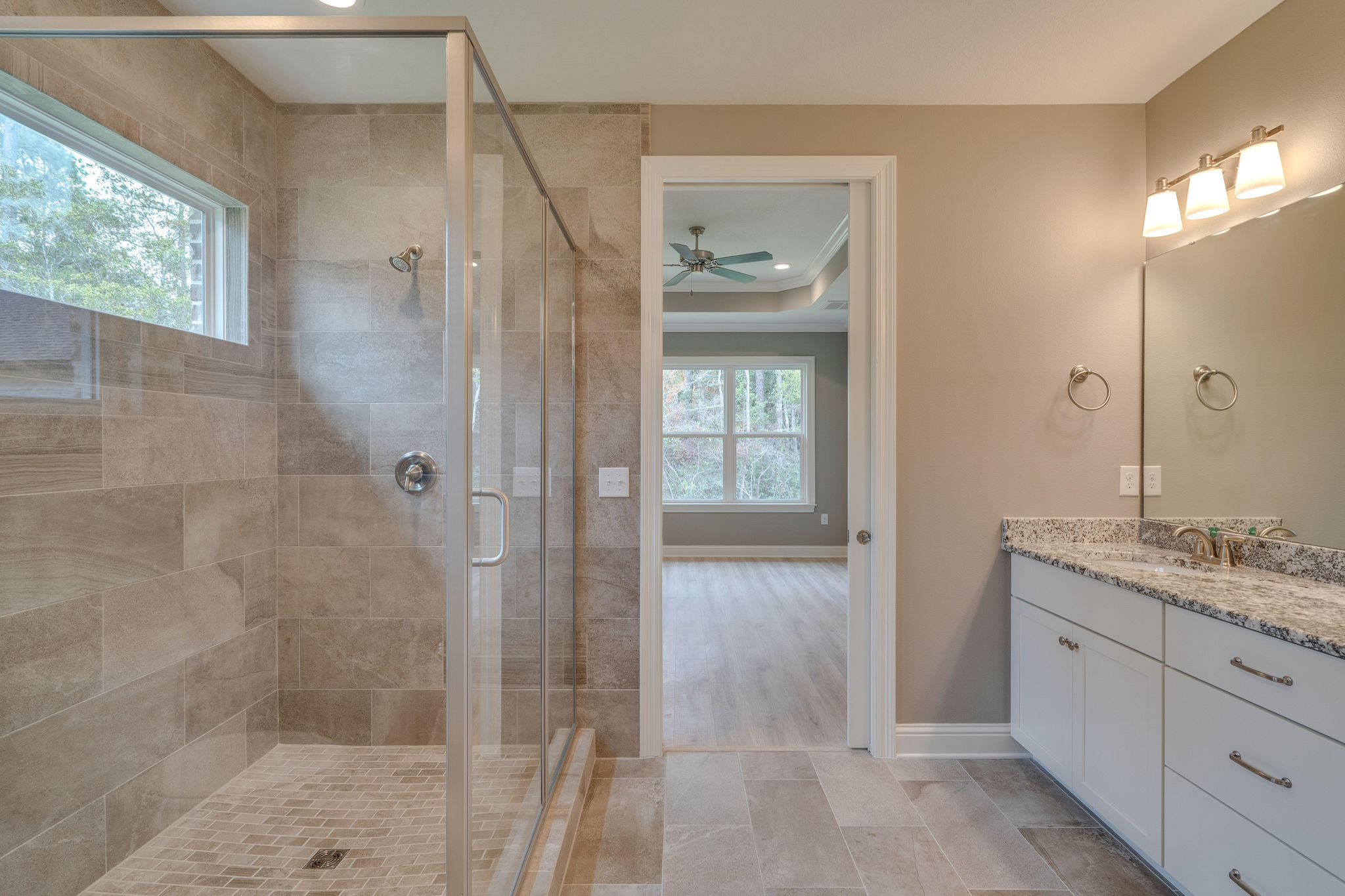 164 4 Mile Road Freeport, FL 32439 - Photo 3 of 6 Redfish Master bath