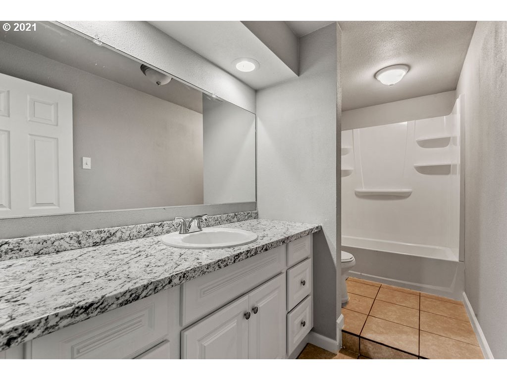 4631 Merlin Street Longview, WA 98632 - Photo 8 of 27 Gallery Image 8