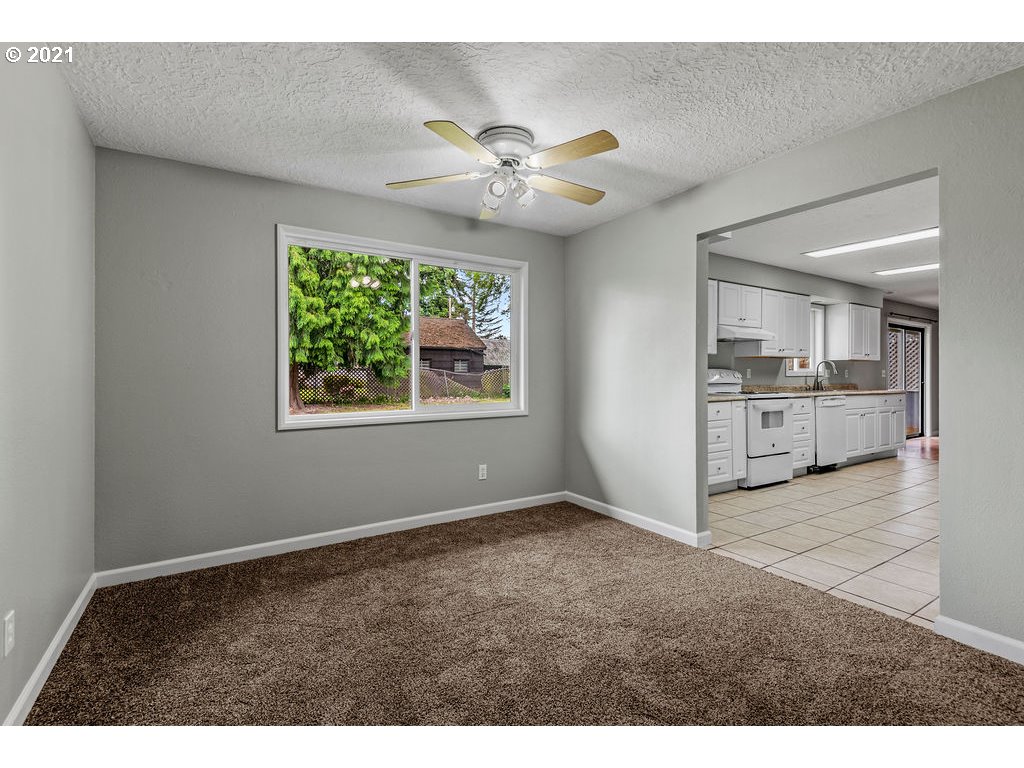 4631 Merlin Street Longview, WA 98632 - Photo 9 of 27 Gallery Image 9