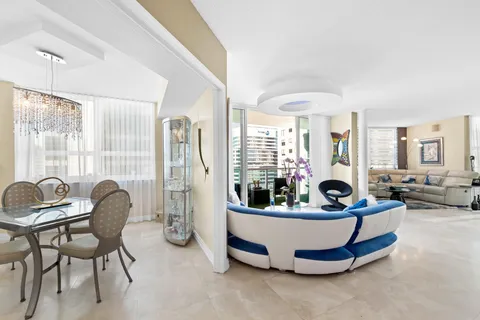 $825,000 | 350 Southeast 2nd Street, Unit 1870, Fort Lauderdale, FL 33301