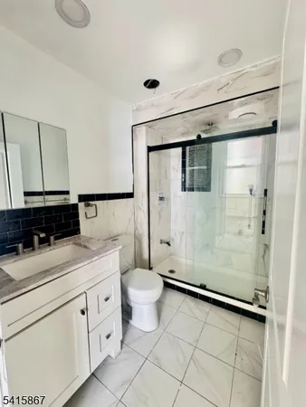 $2,300 | 547 Cary Street, Unit 1, Orange, NJ 07050