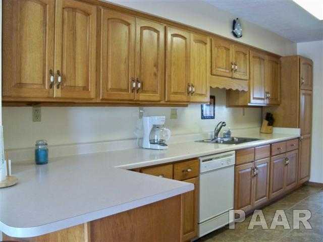 1131 Nofsinger Road Metamora, IL 61548 - Photo 6 of 15 Gallery Image 6