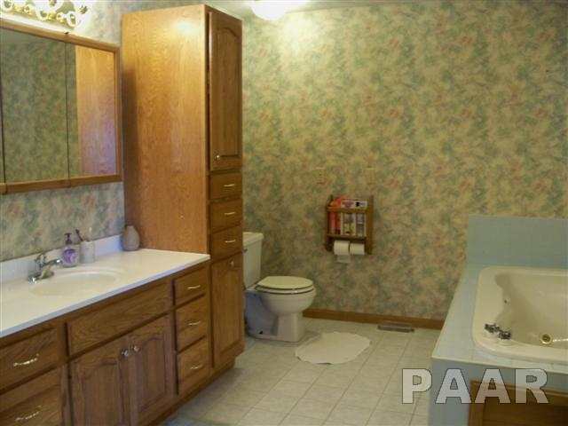 1131 Nofsinger Road Metamora, IL 61548 - Photo 10 of 15 Gallery Image 10