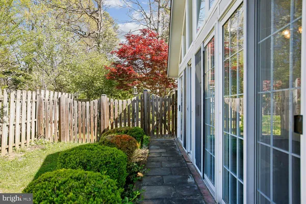 $795,000 | 6809 Ontario Street, Springfield, VA 22152