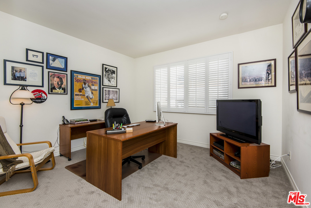 11921 Dorothy Street, Unit 204 Los Angeles, CA 90049 - Photo 11 of 22 Gallery Image 11