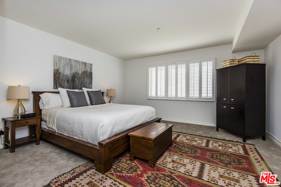 11921 Dorothy Street, Unit 204 Los Angeles, CA 90049 - Photo 14 of 22 Gallery Image 14
