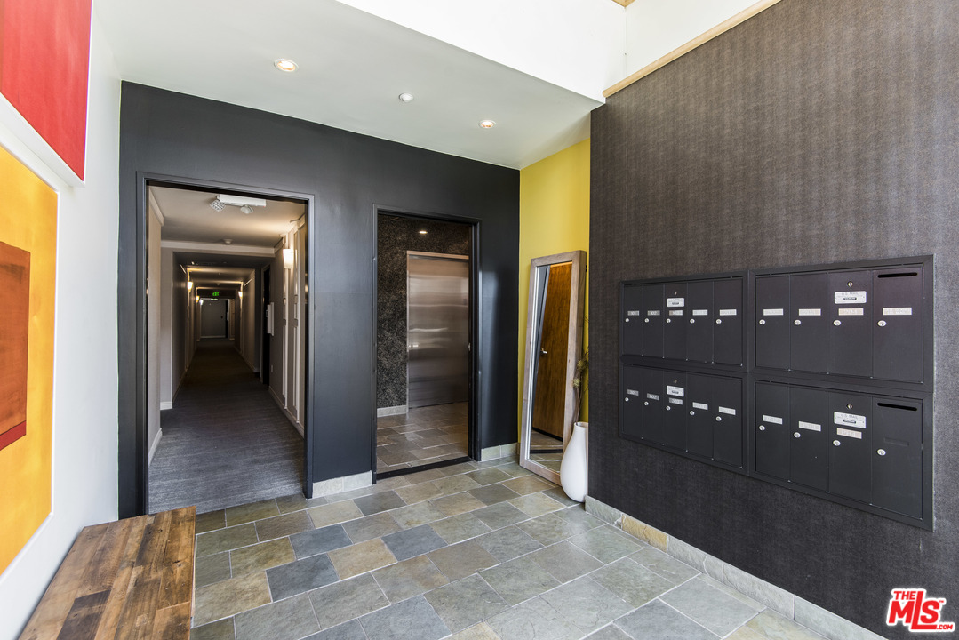 11921 Dorothy Street, Unit 204 Los Angeles, CA 90049 - Photo 21 of 22 Gallery Image 21