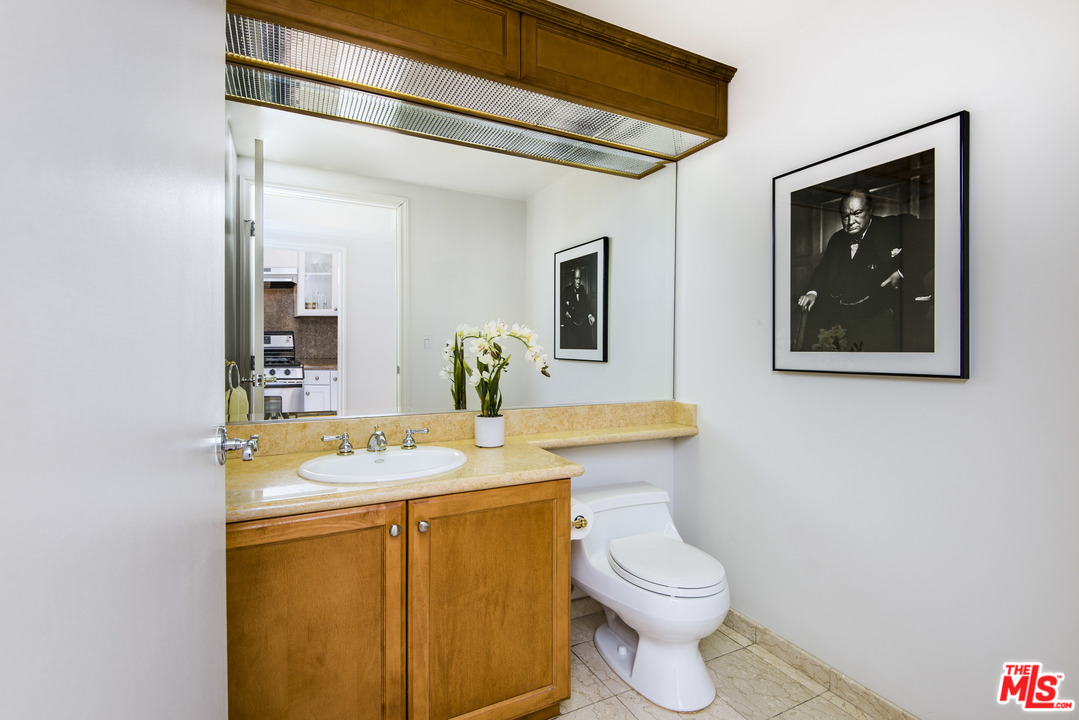 11921 Dorothy Street, Unit 204 Los Angeles, CA 90049 - Photo 9 of 22 Gallery Image 9