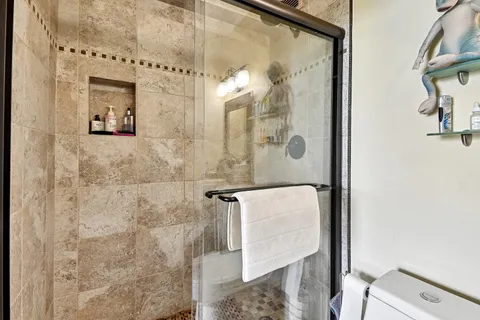 $495,000 | 3200 North Lake Shore Drive, Unit 410, Chicago, IL 60657