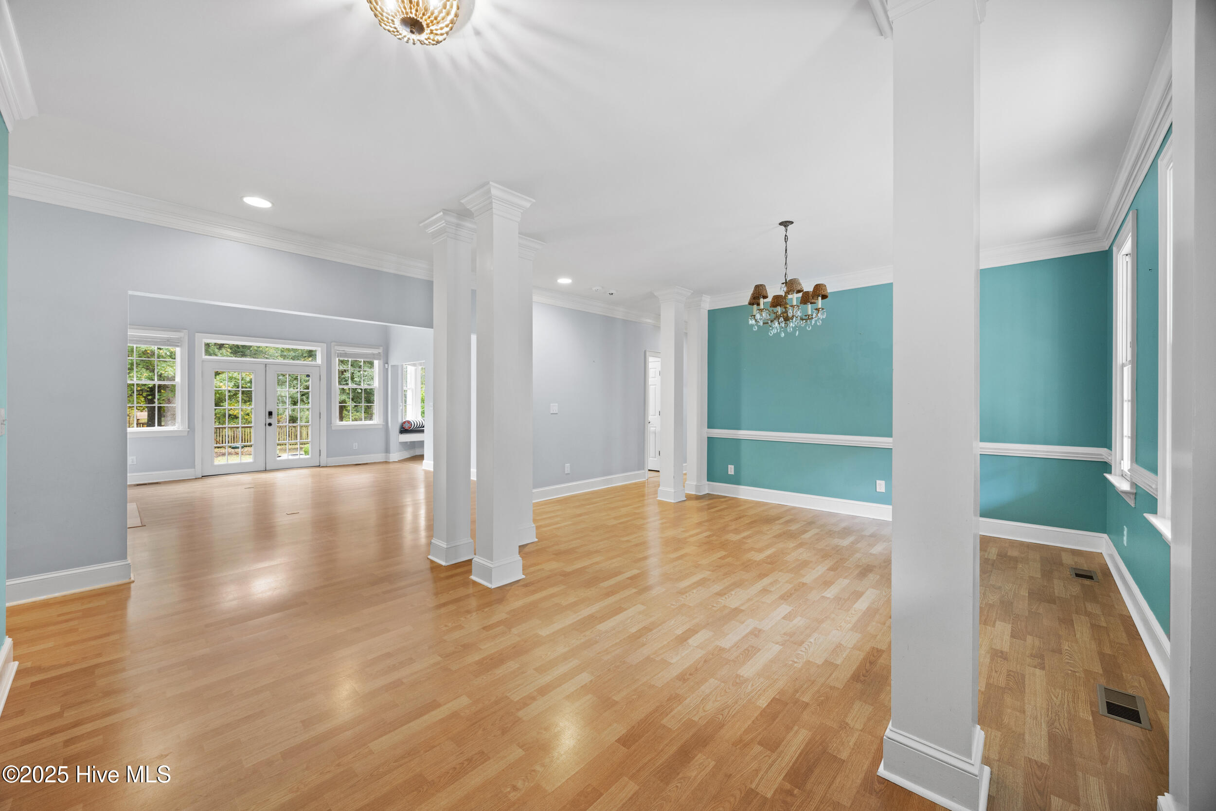370 Whitebridge Road Hampstead, NC 28443 - Photo 11 of 108 11_dining area
