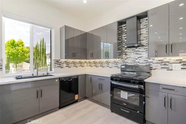 $4,000 | 10654 Nassau Avenue, Sunland, CA 91040
