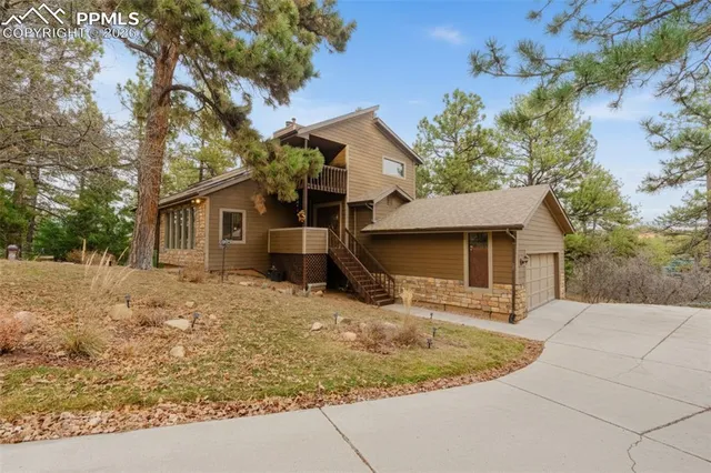 $800,000 | 8016 Acoma Drive, Larkspur, CO 80118