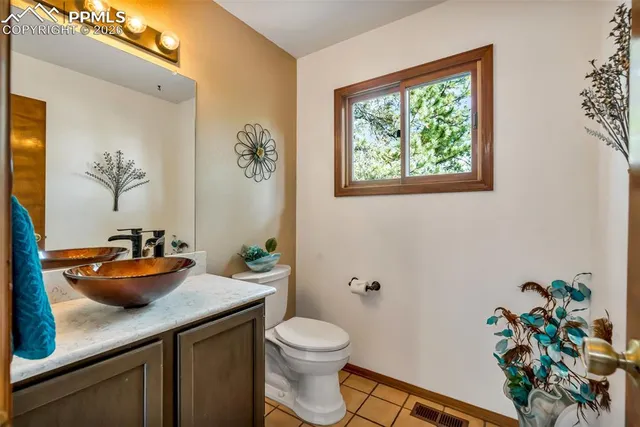 $800,000 | 8016 Acoma Drive, Larkspur, CO 80118