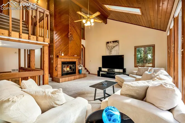 $800,000 | 8016 Acoma Drive, Larkspur, CO 80118