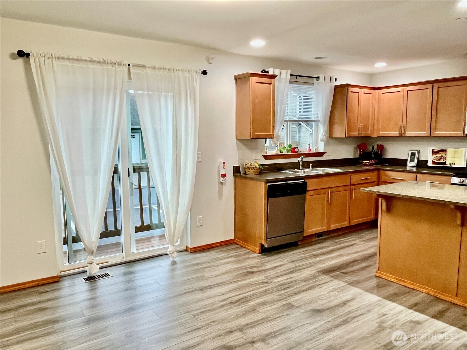 4331 Fuchsia Drive Bellingham, WA 98226 - Photo 2 of 40