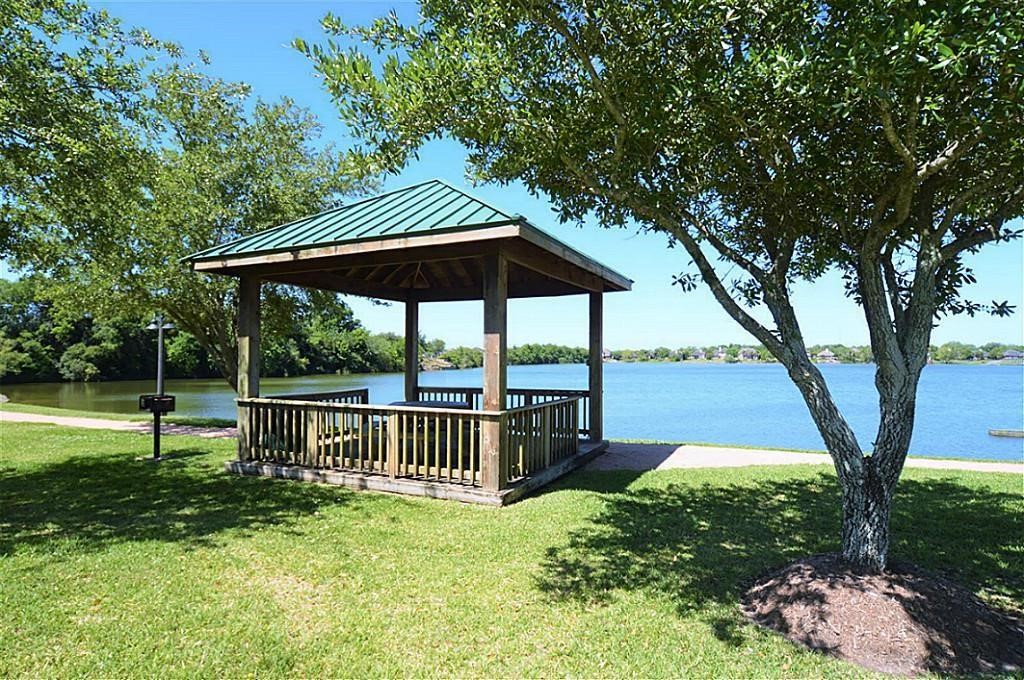 2608 Courtyard Lane Pearland, TX 77584 - Photo 17 of 19 Gallery Image 17