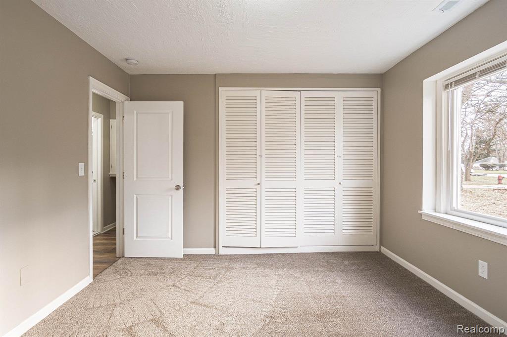 16010 West 13 Mile Road Beverly Hills, MI 48025 - Photo 13 of 21