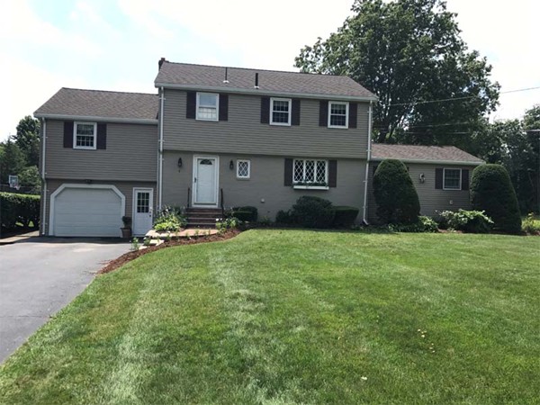 6 Hemlock Road Andover, MA 01810 - Photo 1 of 13 Gallery Image 1