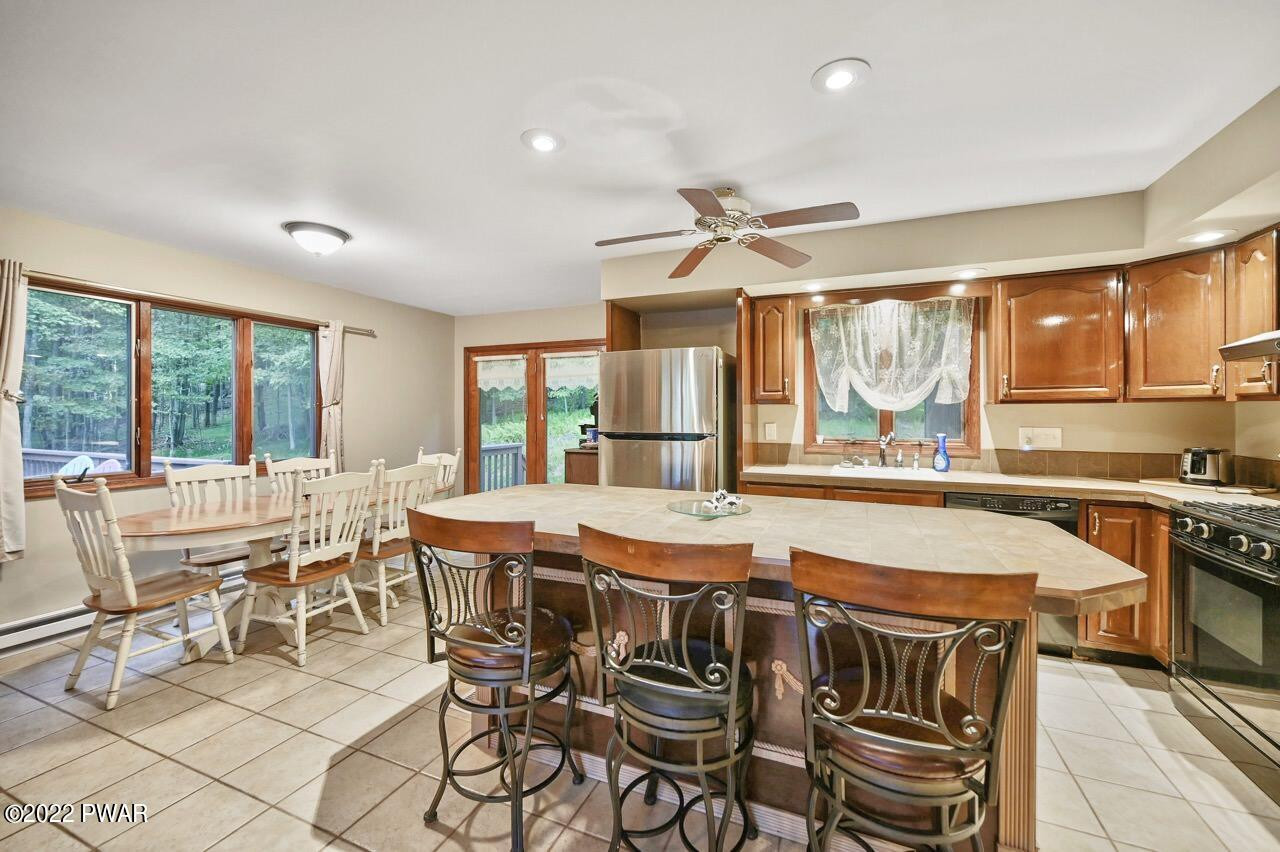 56 Roamingwood Road Lake Ariel, PA 18436 - Photo 16 of 61