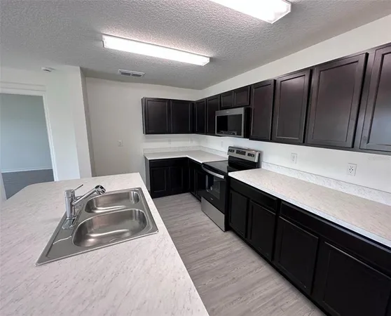 $2,350 | 9081 Oscraft Drive, Davenport, FL 33896