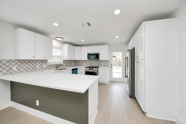 $2,095 | 3614 Almington Lane, Houston, TX 77088