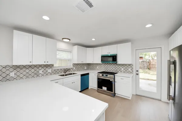 $2,095 | 3614 Almington Lane, Houston, TX 77088