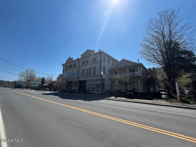 $2,300 | 5359 Highway 23, Unit 2E, Windham, NY 12496