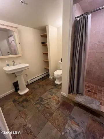 $2,300 | 5359 Highway 23, Unit 2E, Windham, NY 12496