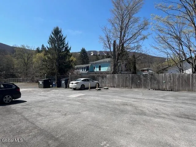 $2,300 | 5359 Highway 23, Unit 2E, Windham, NY 12496