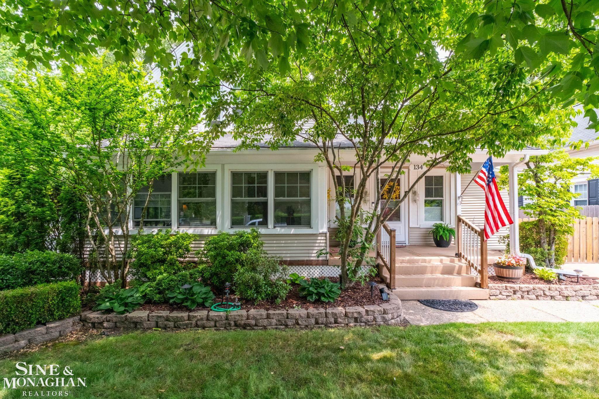 134 Kerby Road Grosse Pointe, MI 48236 - Photo 58 of 69 50213365-28858d97-9991-4d1e-812b-6cdbdc838180.JPG