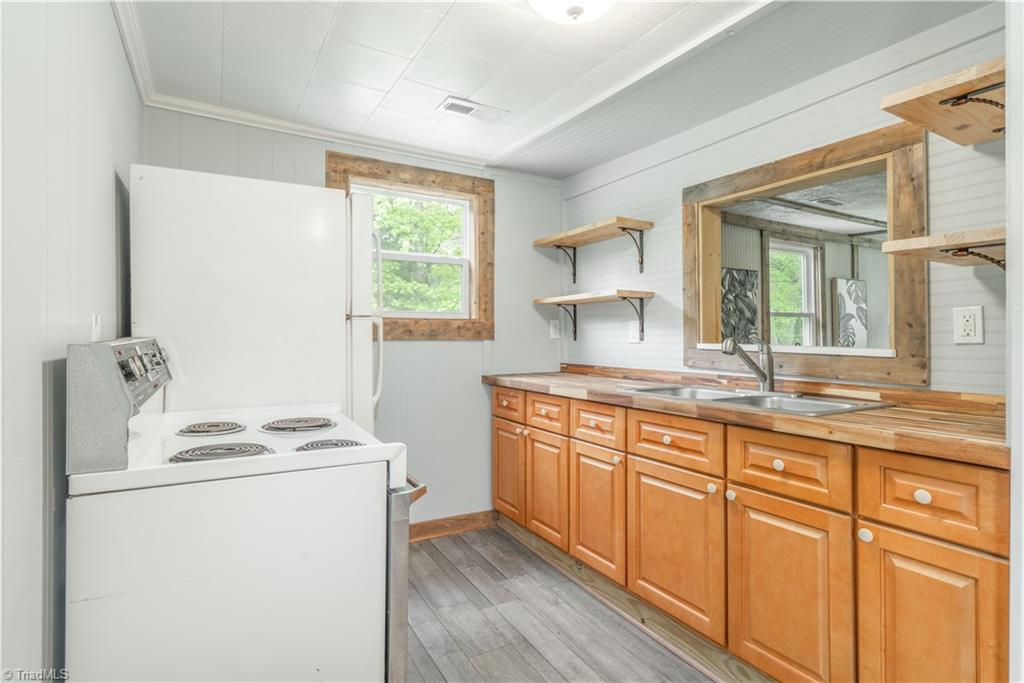 3287 Denton Road Denton, NC 27239 - Photo 7 of 26