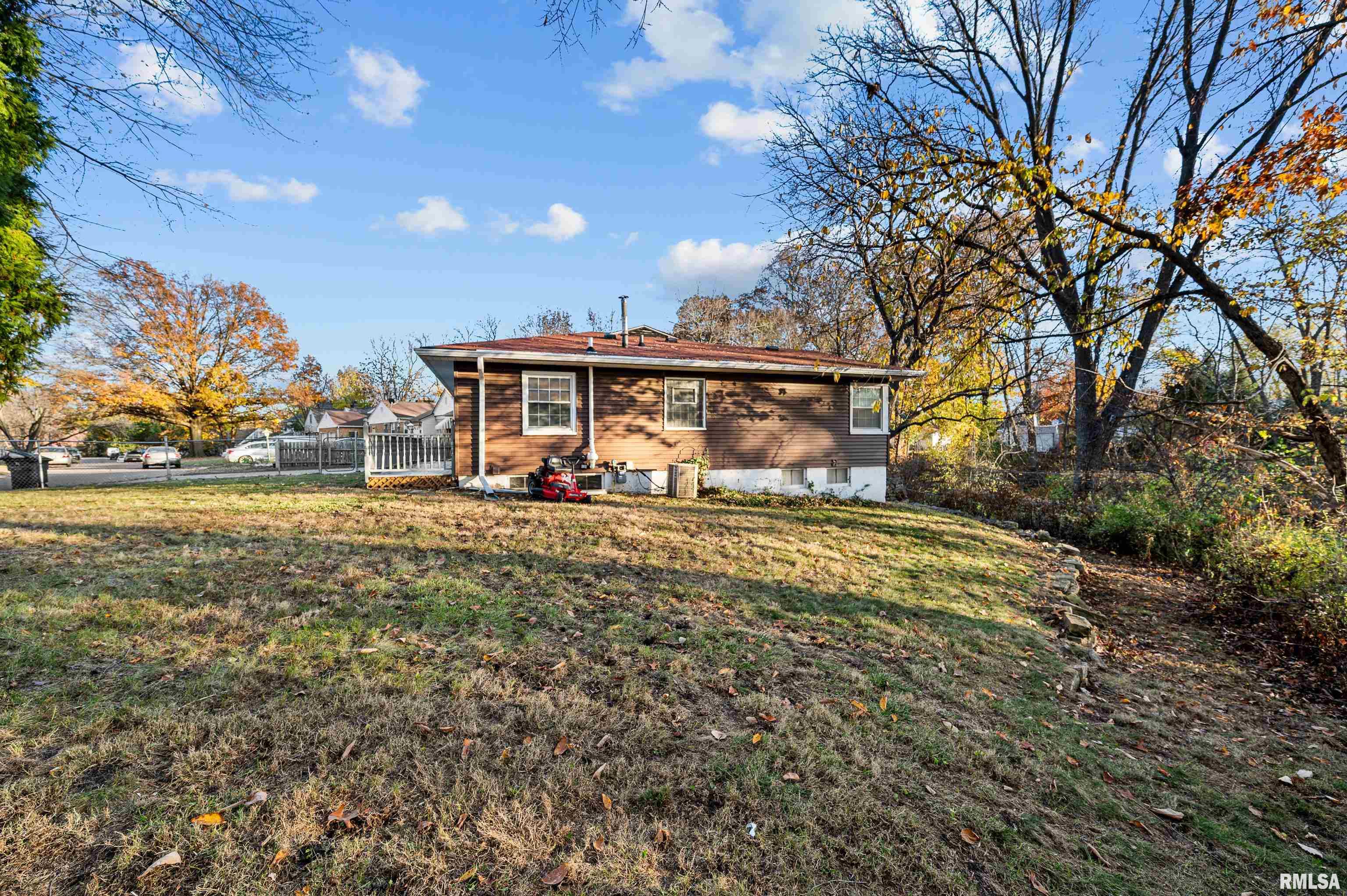 2142 21st Street Rock Island, IL 61201 - Photo 3 of 29
