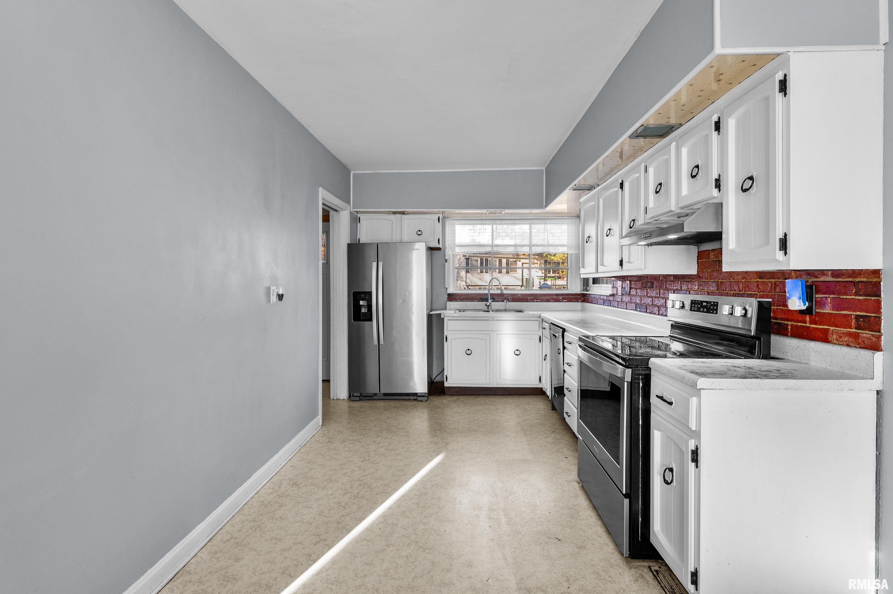 2142 21st Street Rock Island, IL 61201 - Photo 9 of 29