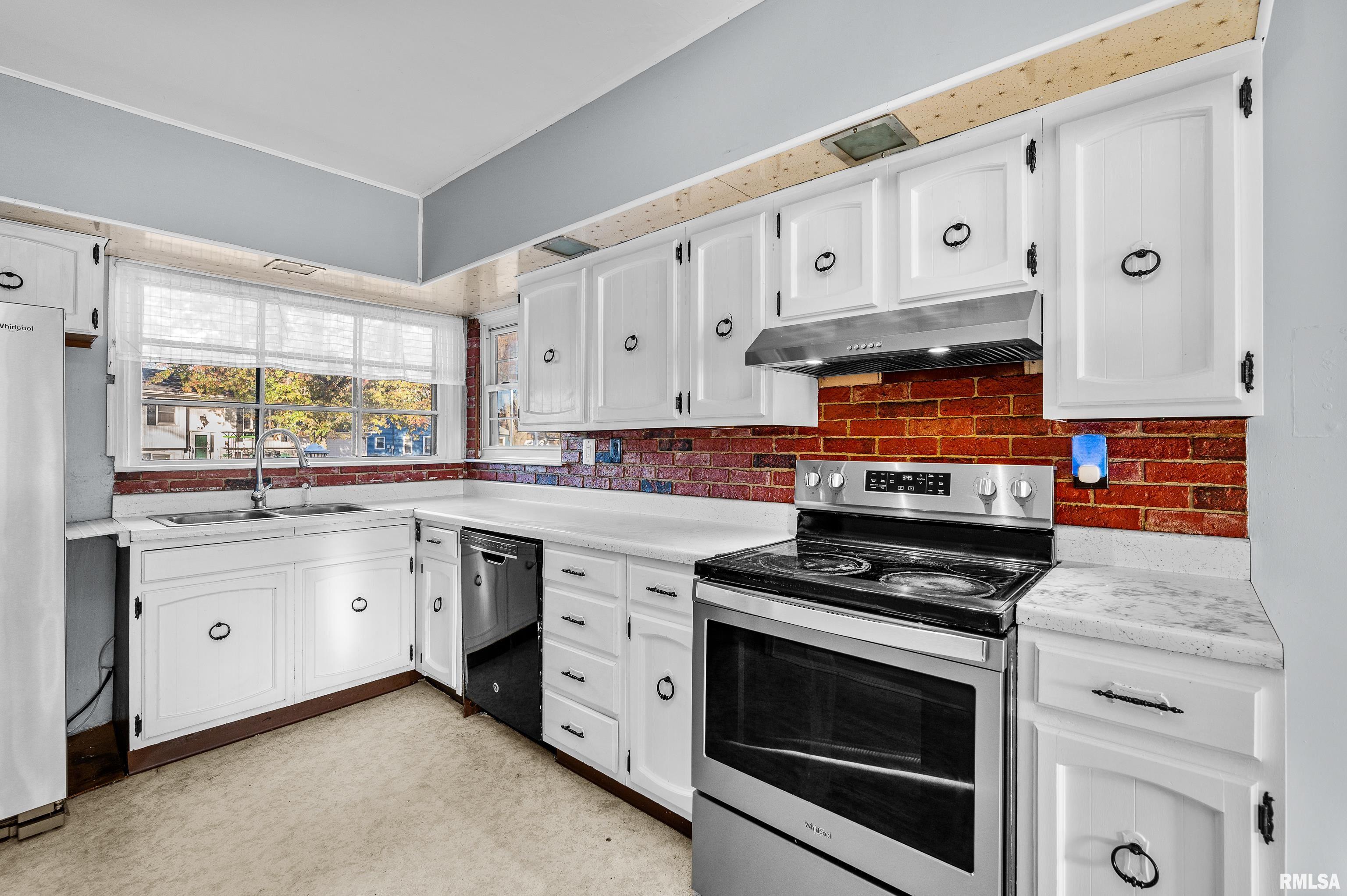 2142 21st Street Rock Island, IL 61201 - Photo 10 of 29
