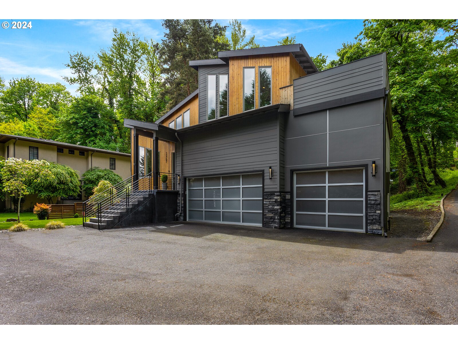 13707 Fielding Road Lake Oswego, OR 97034 - Photo 3 of 48 Gallery Image 3