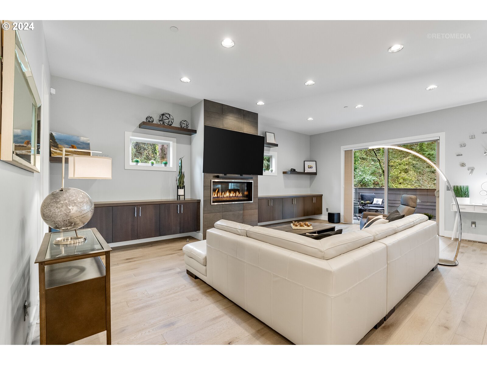 13707 Fielding Road Lake Oswego, OR 97034 - Photo 7 of 48 Living Room