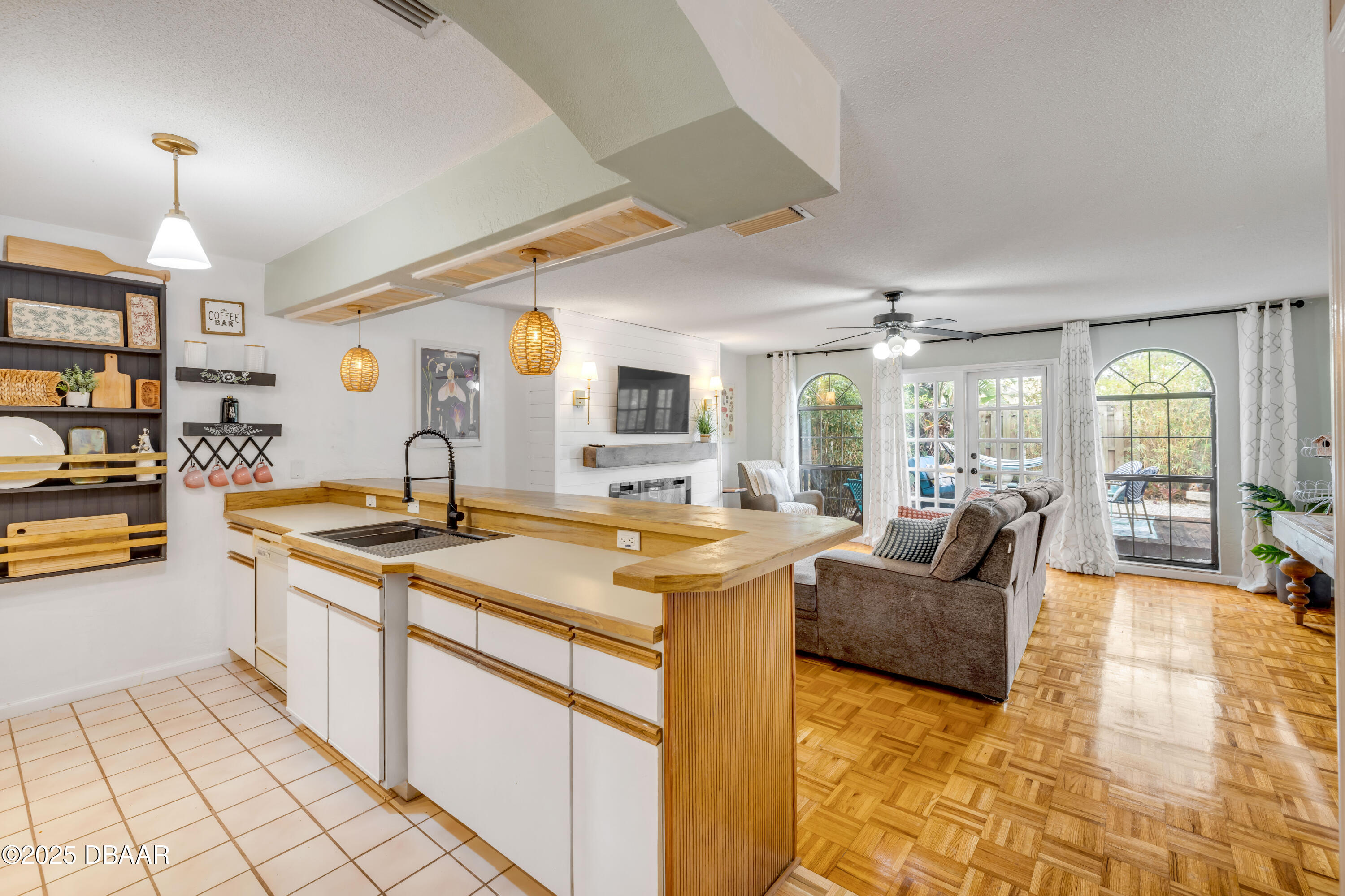 1932 South Riverside Drive Edgewater, FL 32141 - Photo 29 of 73 b - Interior (17)