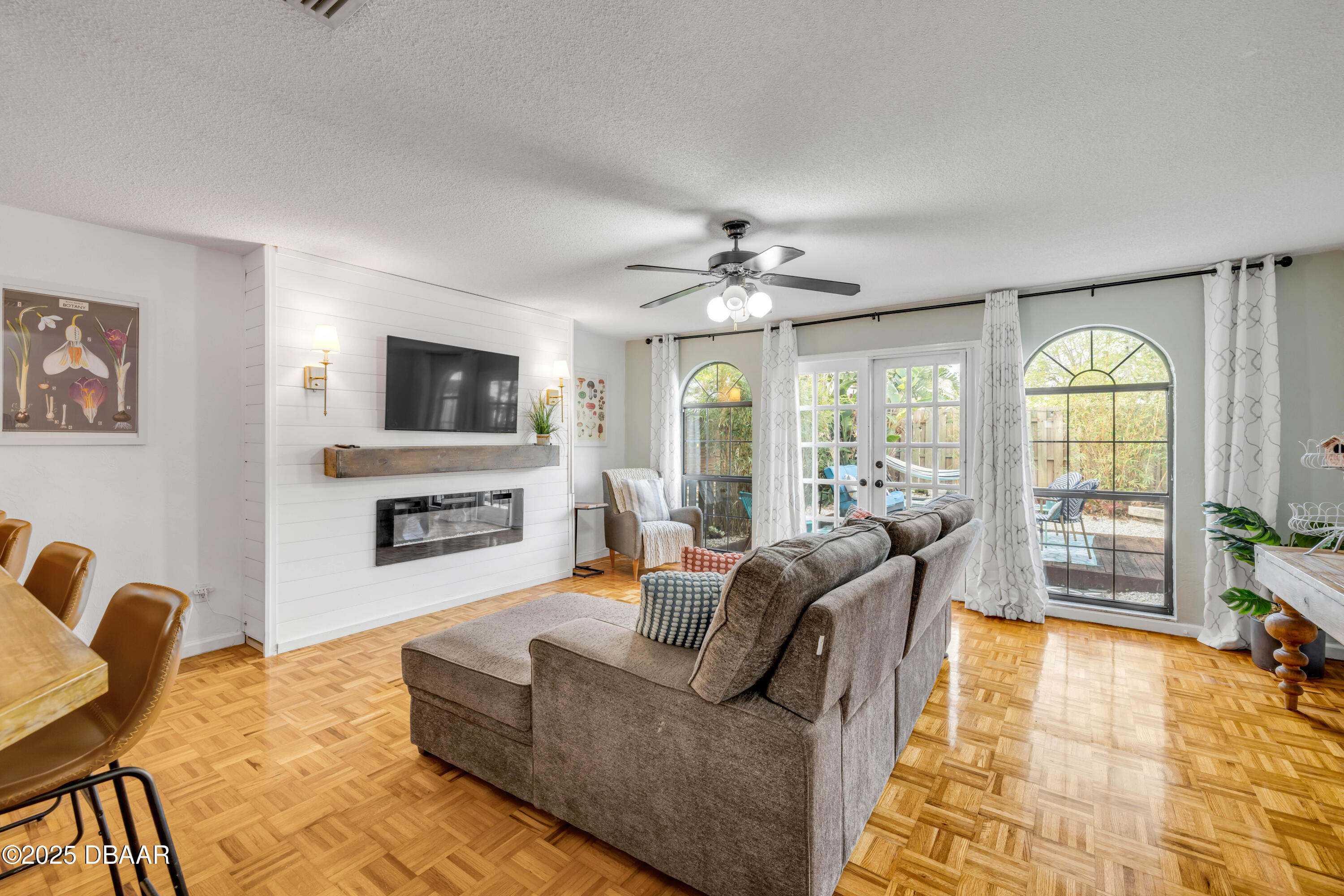 1932 South Riverside Drive Edgewater, FL 32141 - Photo 34 of 73 b - Interior (22)