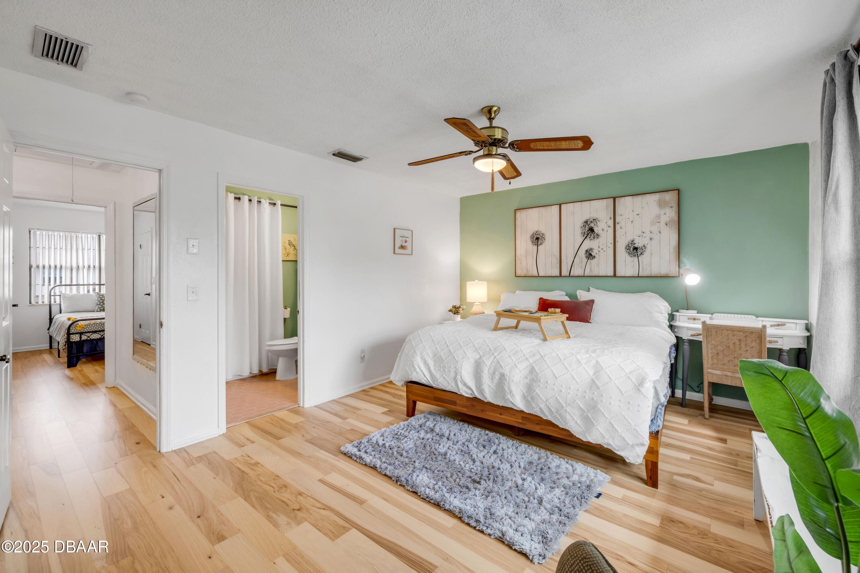 1932 South Riverside Drive Edgewater, FL 32141 - Photo 47 of 73 b - Interior (35)