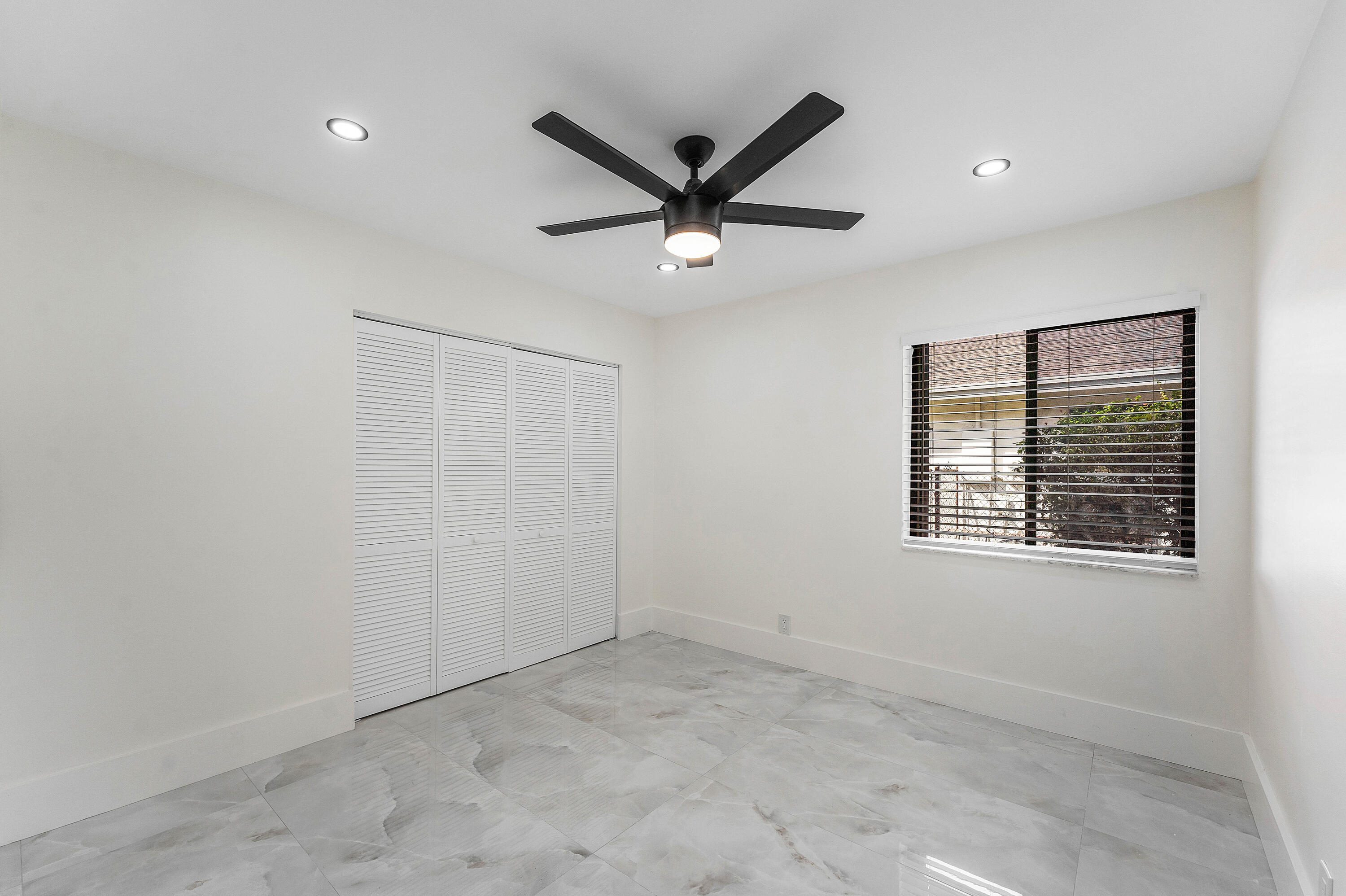 1531 Southwest 102nd Terrace Davie, FL 33324 - Photo 16 of 30 a view of a ceiling fan with a ceiling fan