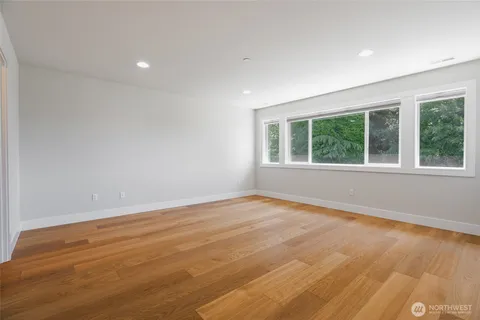 $960,000 | 12570 51st Place South, Tukwila, WA 98178