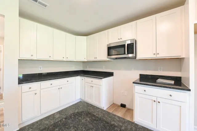 $289,706 | 103 Hl Vly Drive, Unit (LOT 63), La Grange, NC 28551