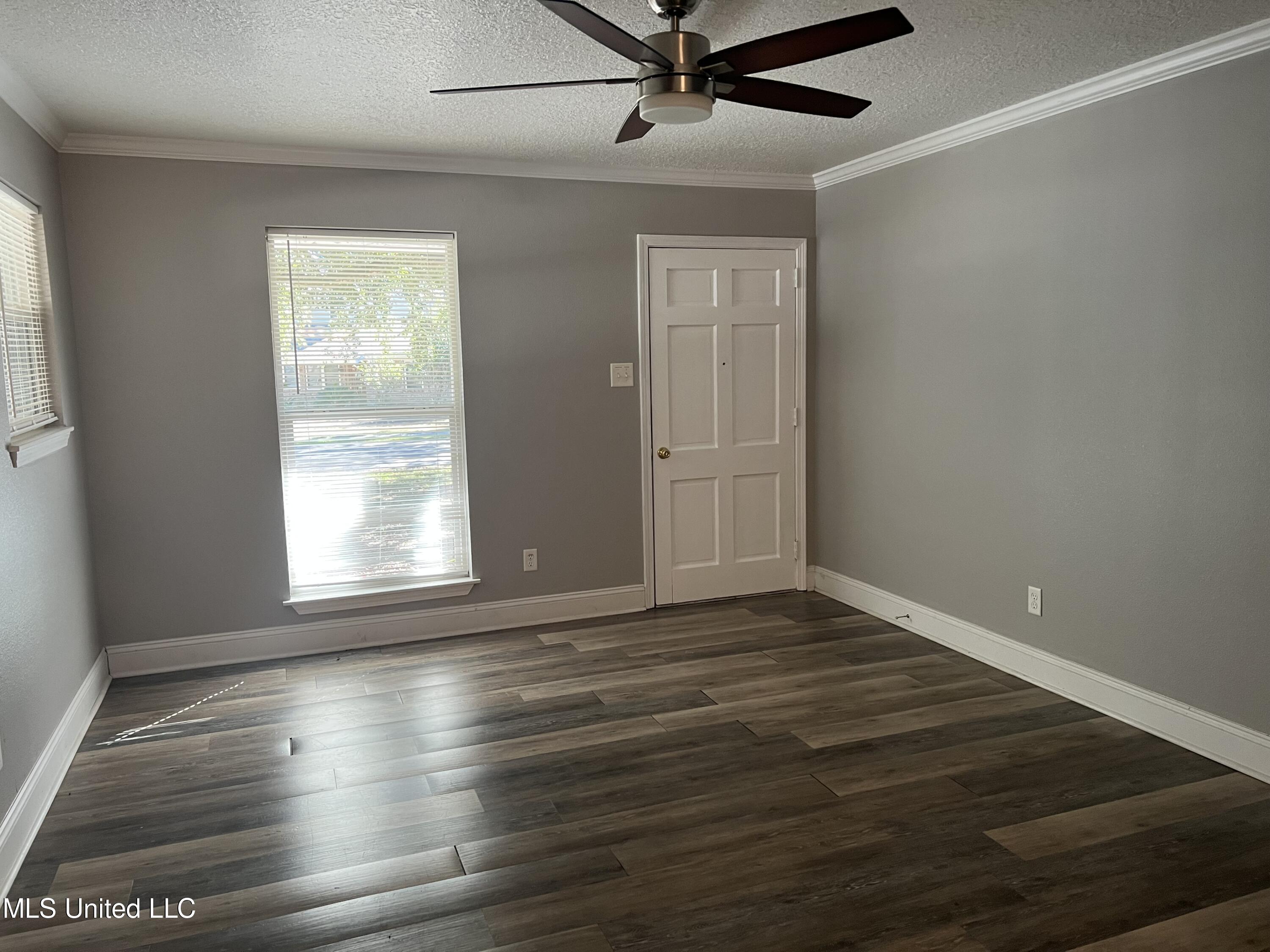 2122 Atkinson Road Biloxi, MS 39531 - Photo 3 of 15 IMG_5290