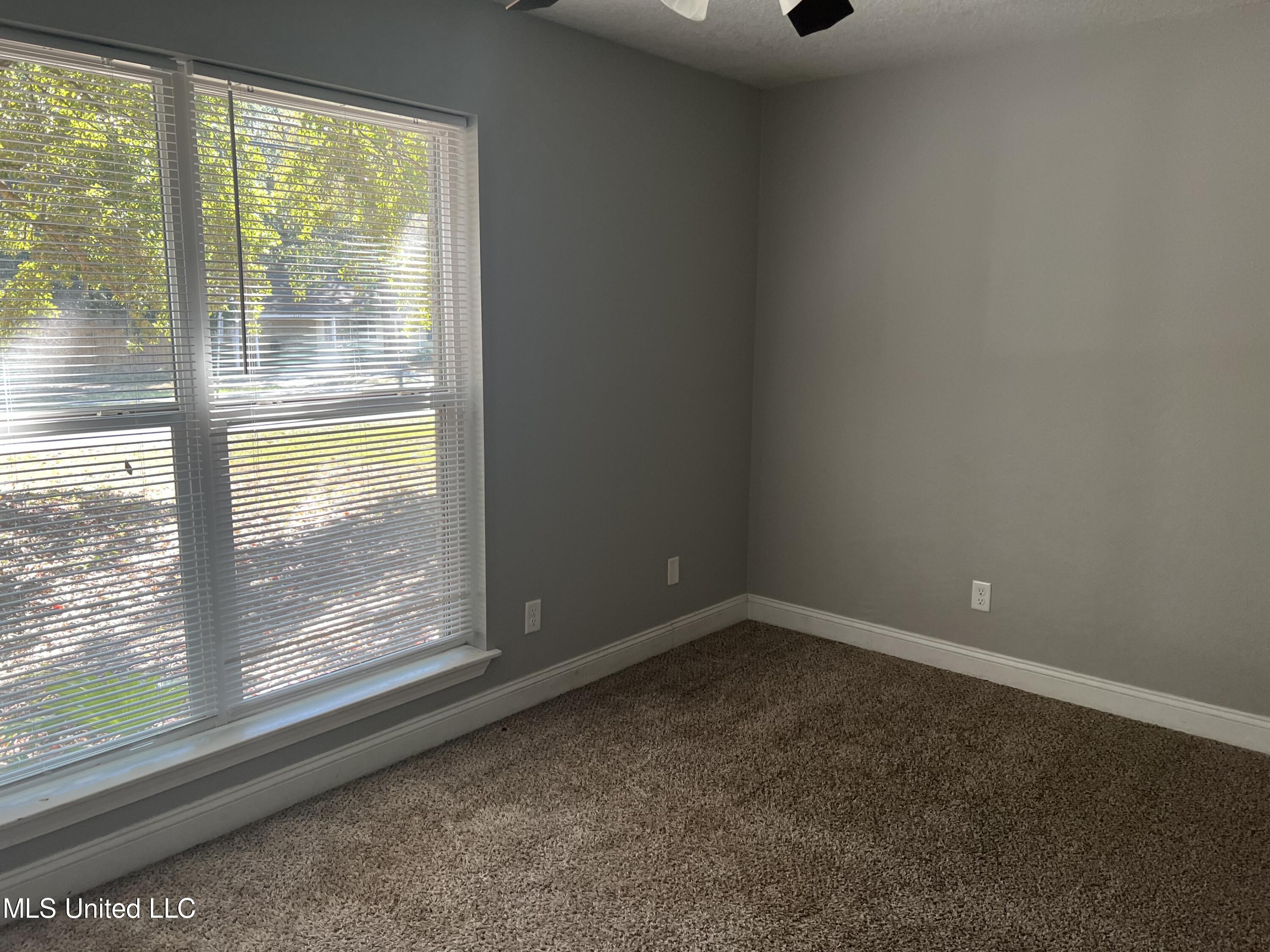 2122 Atkinson Road Biloxi, MS 39531 - Photo 5 of 15 IMG_5295