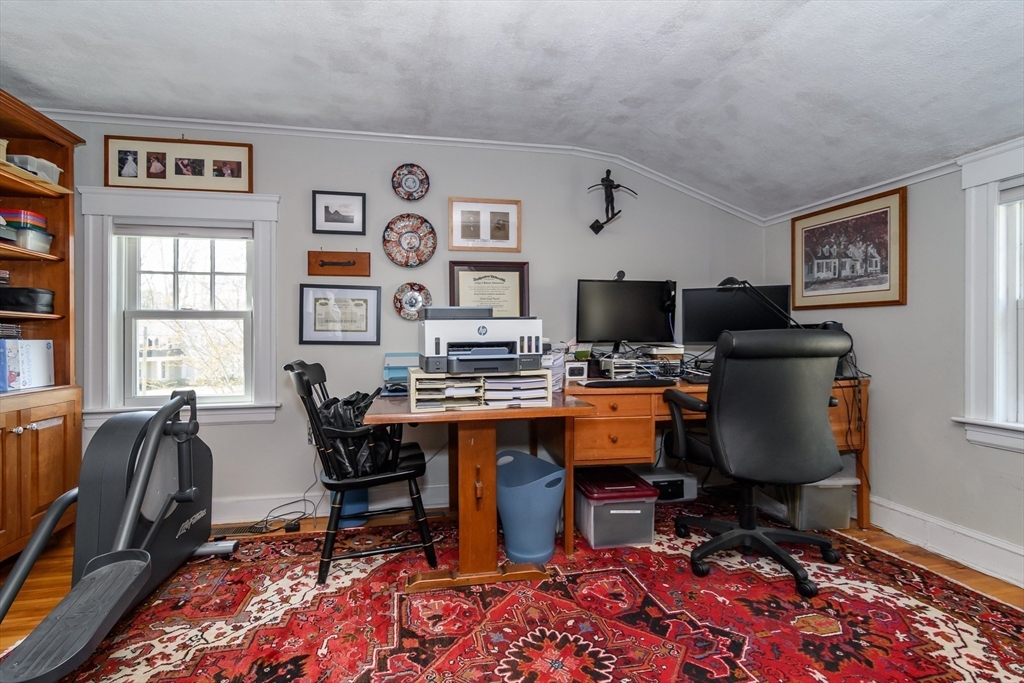 42 Jackson Road Wellesley, MA 02481 - Photo 12 of 16