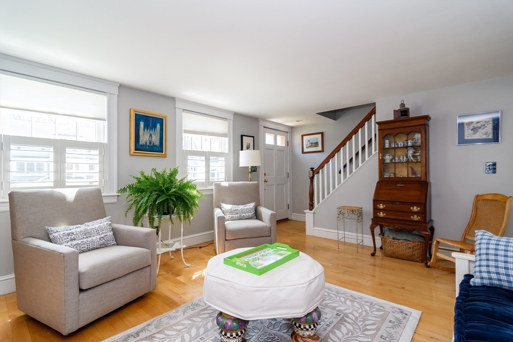 42 Jackson Road Wellesley, MA 02481 - Photo 8 of 16