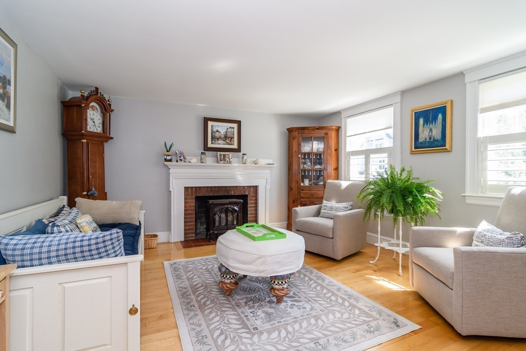 42 Jackson Road Wellesley, MA 02481 - Photo 9 of 16