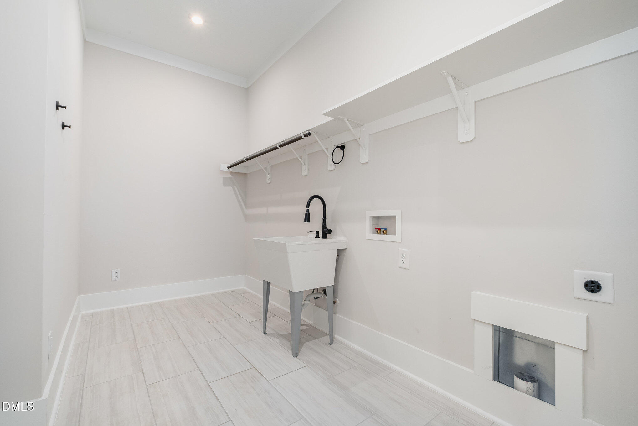 1017 Fortune Lane Mebane, NC 27302 - Photo 33 of 84 a bathroom with a sink and a mirror